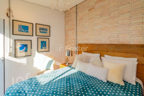 Image 21 - 852257