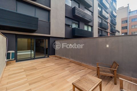 Image 11 - 852295