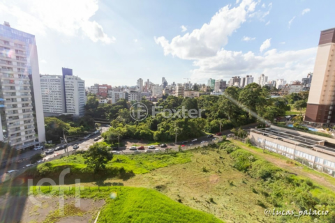 Image 21 - 852484