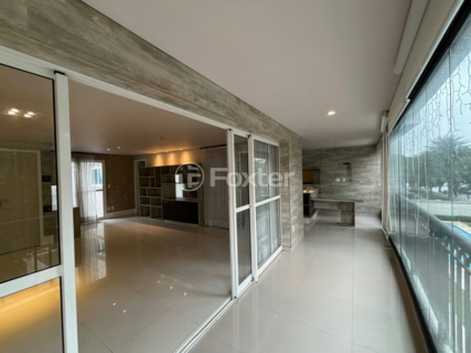 Image 4 - 852507
