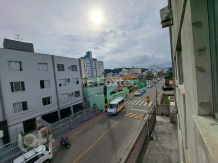 Image 13 - 852567