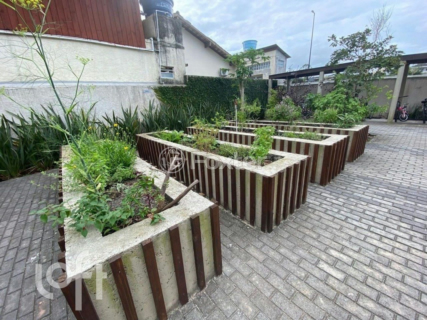 Image 3 - 852570