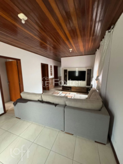 Image 2 - 852617
