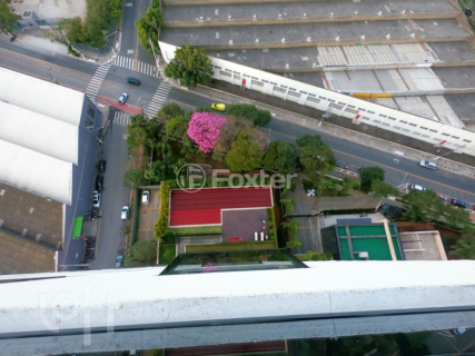 Image 4 - 852618