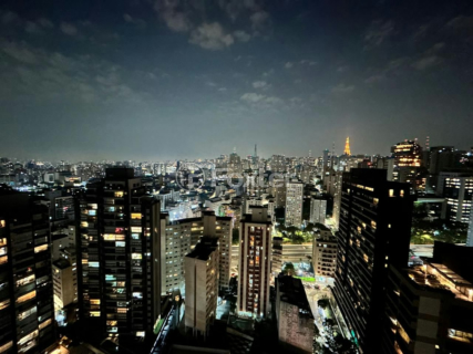 Image 8 - 852675