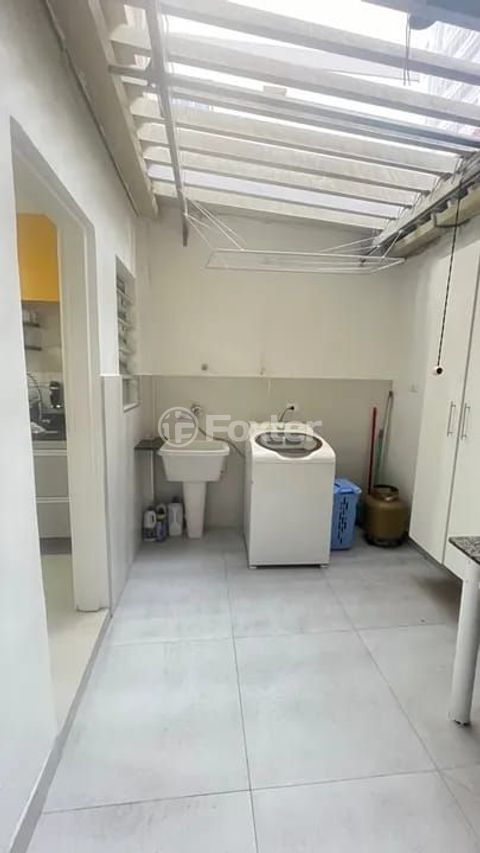 Image 7 - 852677