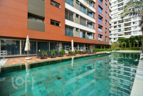 Image 33 - 852680