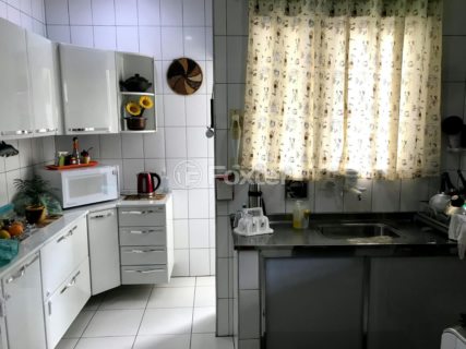 Image 4 - 852696