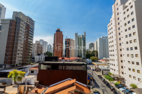 Image 7 - 852755