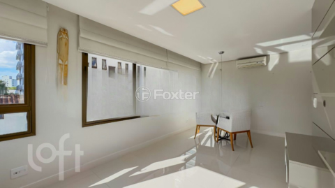 Image 3 - 852860