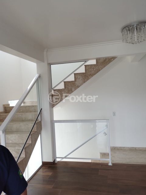 Image 7 - 853149