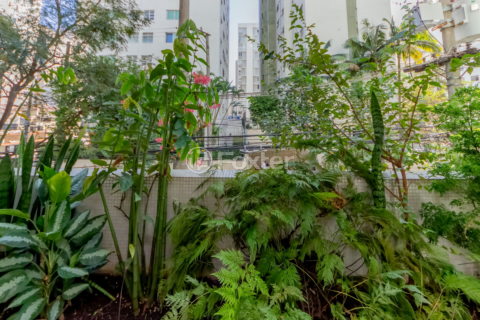 Image 7 - 853182