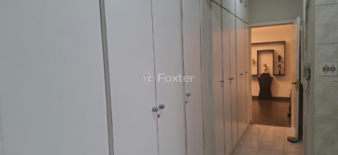 Image 28 - 853386