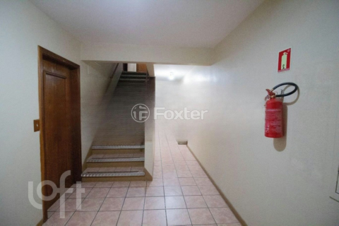 Image 8 - 853576