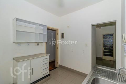 Image 7 - 853700