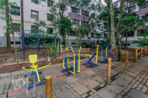 Image 39 - 853700