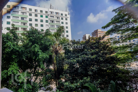 Image 9 - 853700
