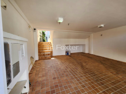 Image 3 - 853761