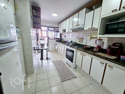 Image 19 - 853779