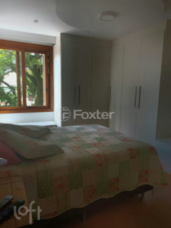 Image 4 - 853910