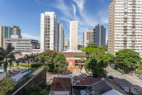 Image 8 - 853989