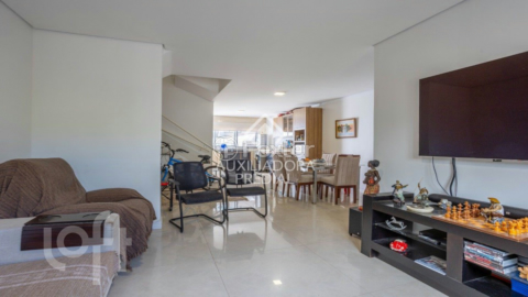 Image 7 - 854034