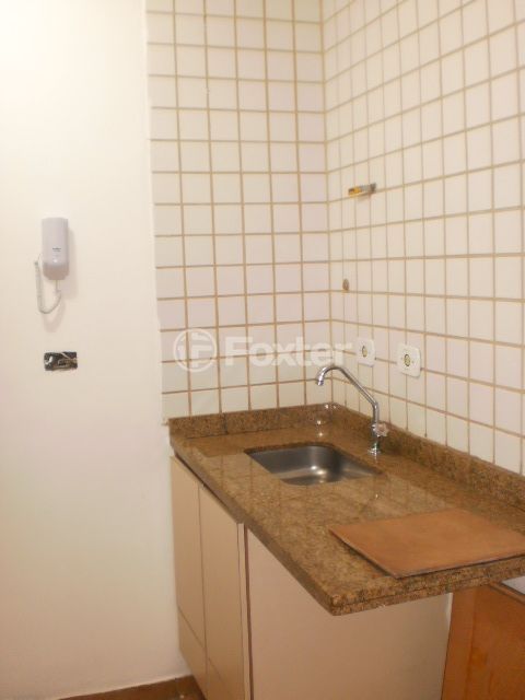 Image 3 - 854068