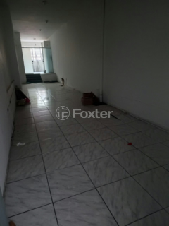 Image 4 - 854603