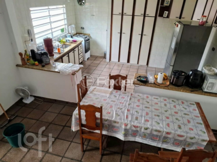 Image 6 - 854621