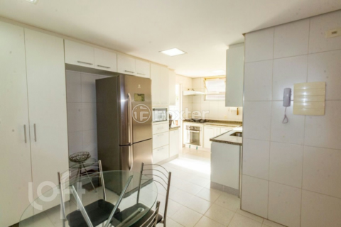 Image 3 - 854668