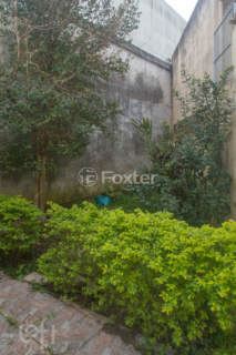 Image 8 - 854682