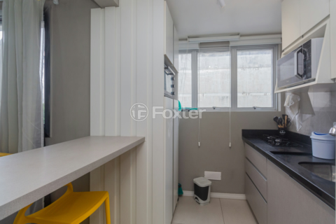 Image 8 - 854782