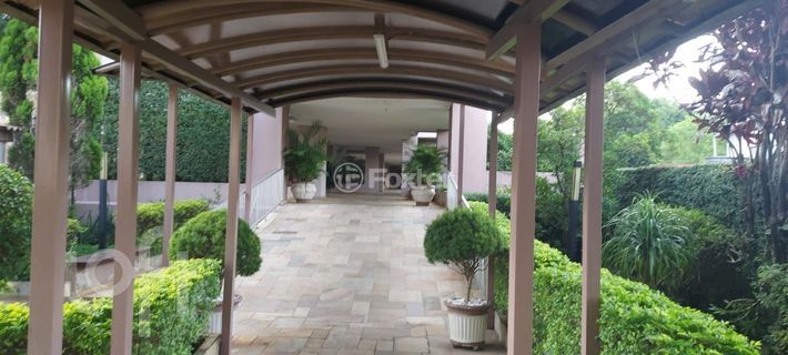 Image 11 - 855045