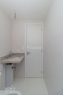 Image 21 - 855280