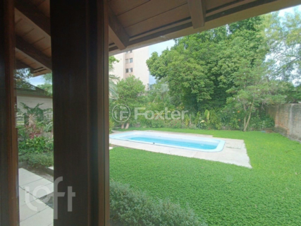 Image 7 - 855323