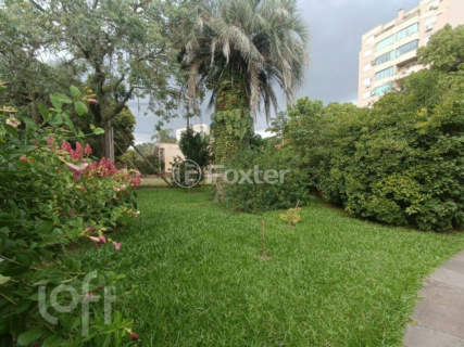 Image 4 - 855323