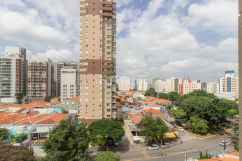 Image 18 - 855386