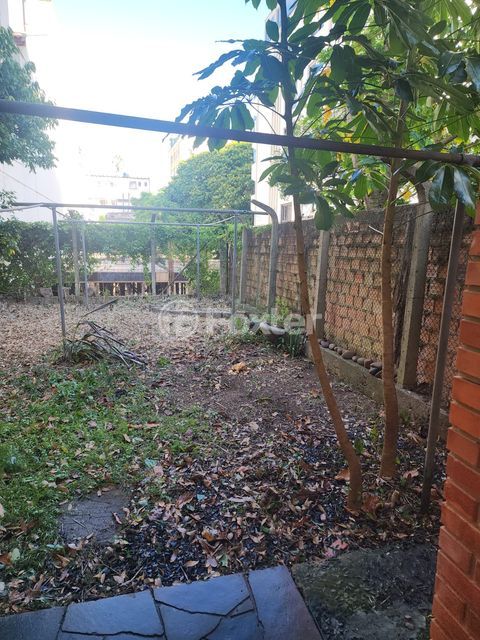 Image 10 - 855415