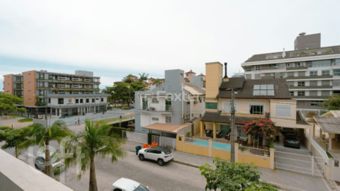 Image 17 - 855459