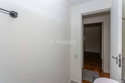 Image 24 - 855517