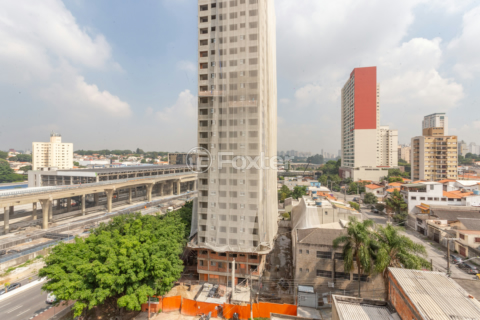 Image 6 - 855526