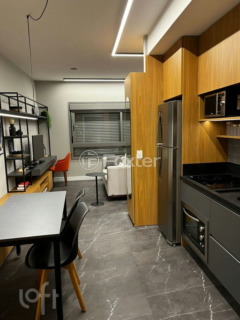 Image 8 - 855568