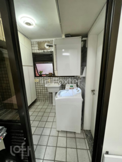 Image 7 - 855673