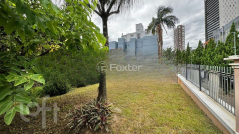 Image 5 - 855738