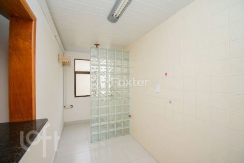 Image 4 - 855754