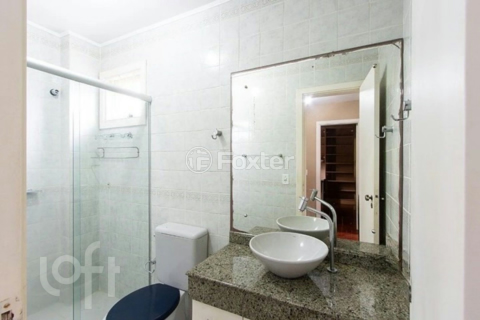 Image 8 - 855882