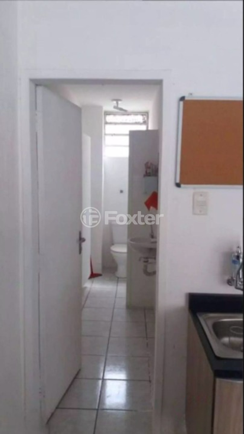 Image 7 - 855988