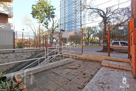 Image 43 - 856003