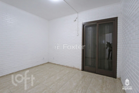 Image 21 - 856003