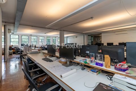 Image 17 - 856189